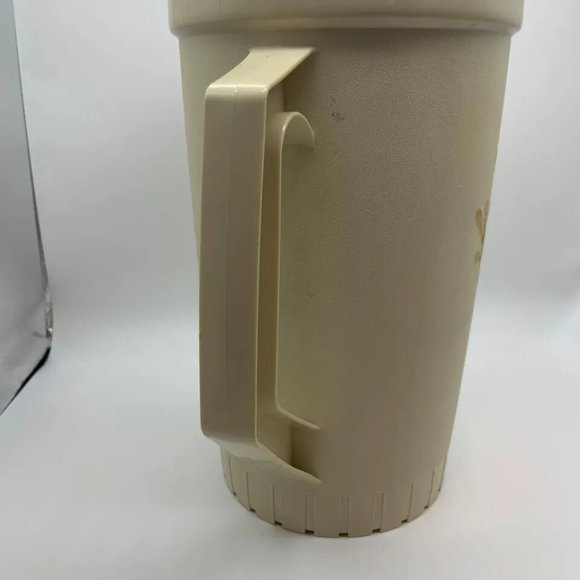 Vintage 1970s Tupperware Almond Harvest 1 Quart Retro Beverage Pitcher - Picture 9 of 16